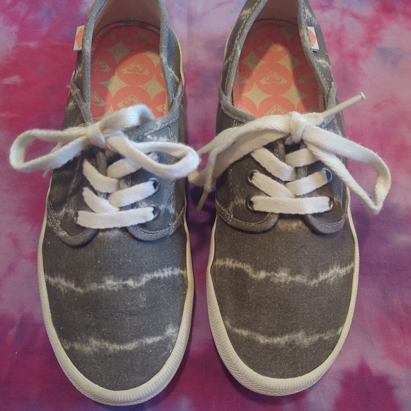 Roxy Shoes - ROXY Tie Dye Canvas Sneakers: Size 6.5
